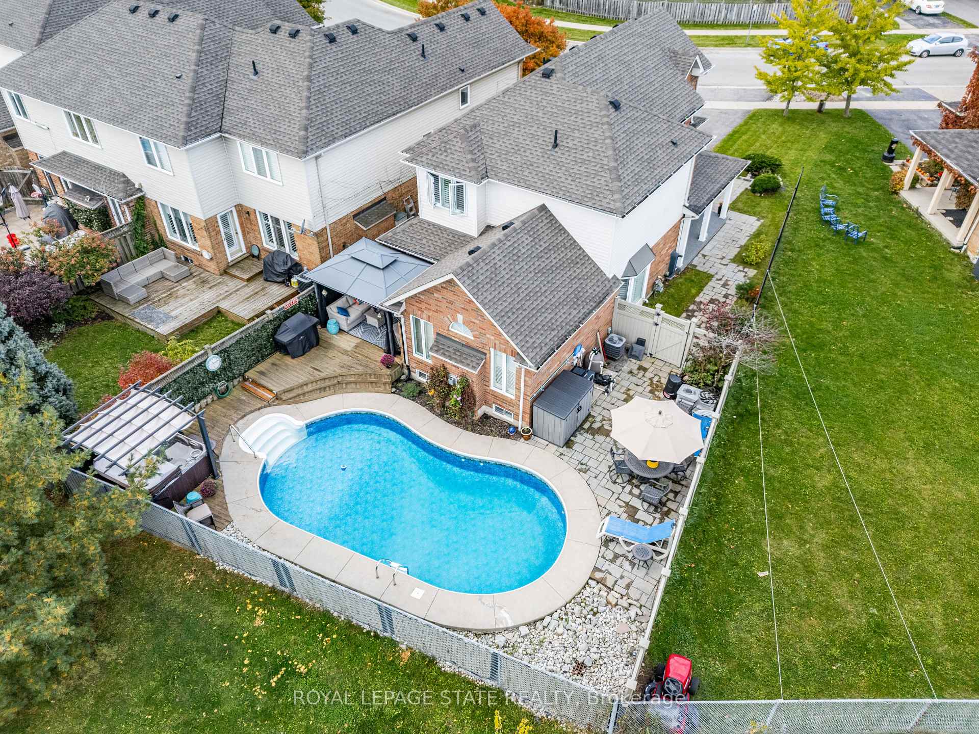 Photo 31 of 95 Thoroughbred Boulevard, Hamilton, Ancaster — HOMEH