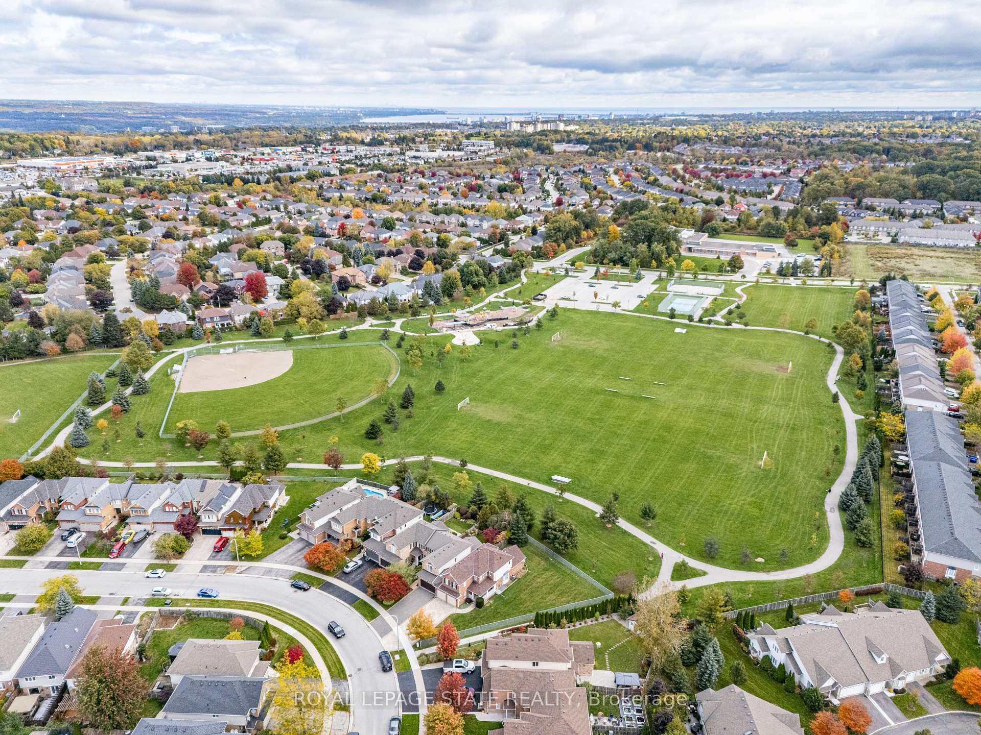 Photo 35 of 95 Thoroughbred Boulevard, Hamilton, Ancaster — HOMEH