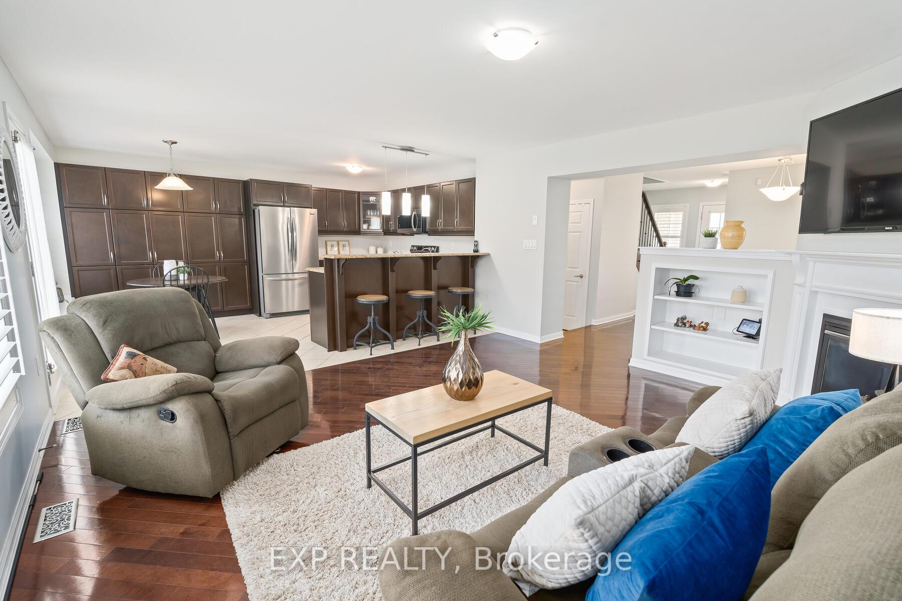 Photo 10 of 18 Davidson Drive, New Tecumseth, Alliston — HOMEH