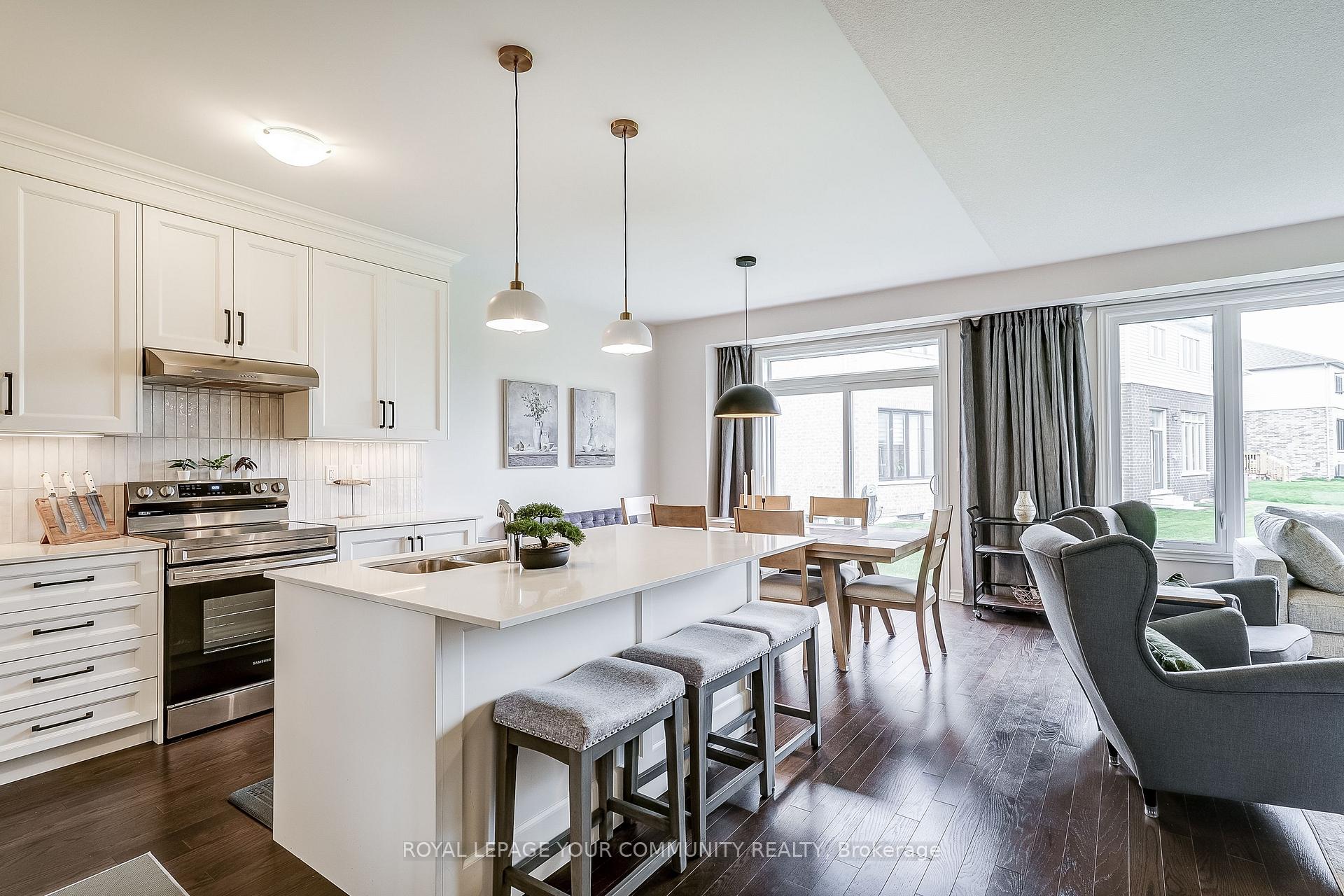 Photo 9 of 249 Madelaine Drive, Barrie, Rural Barrie Southeast — HOMEH