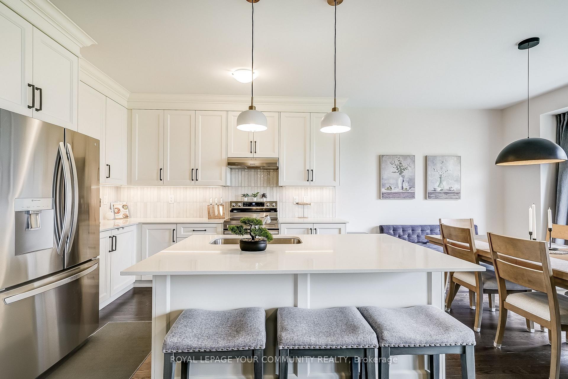 Photo 10 of 249 Madelaine Drive, Barrie, Rural Barrie Southeast — HOMEH
