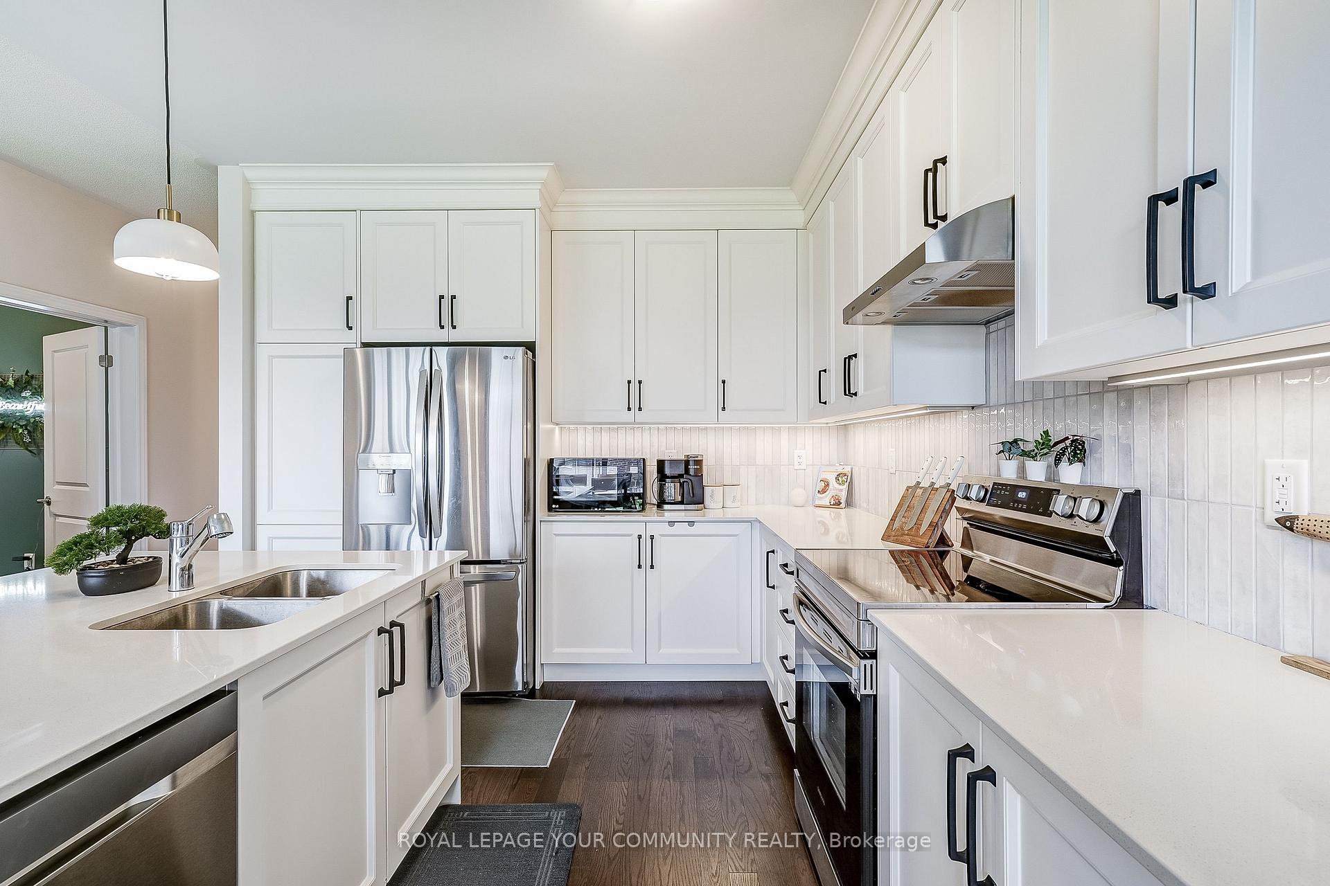 Photo 14 of 249 Madelaine Drive, Barrie, Rural Barrie Southeast — HOMEH