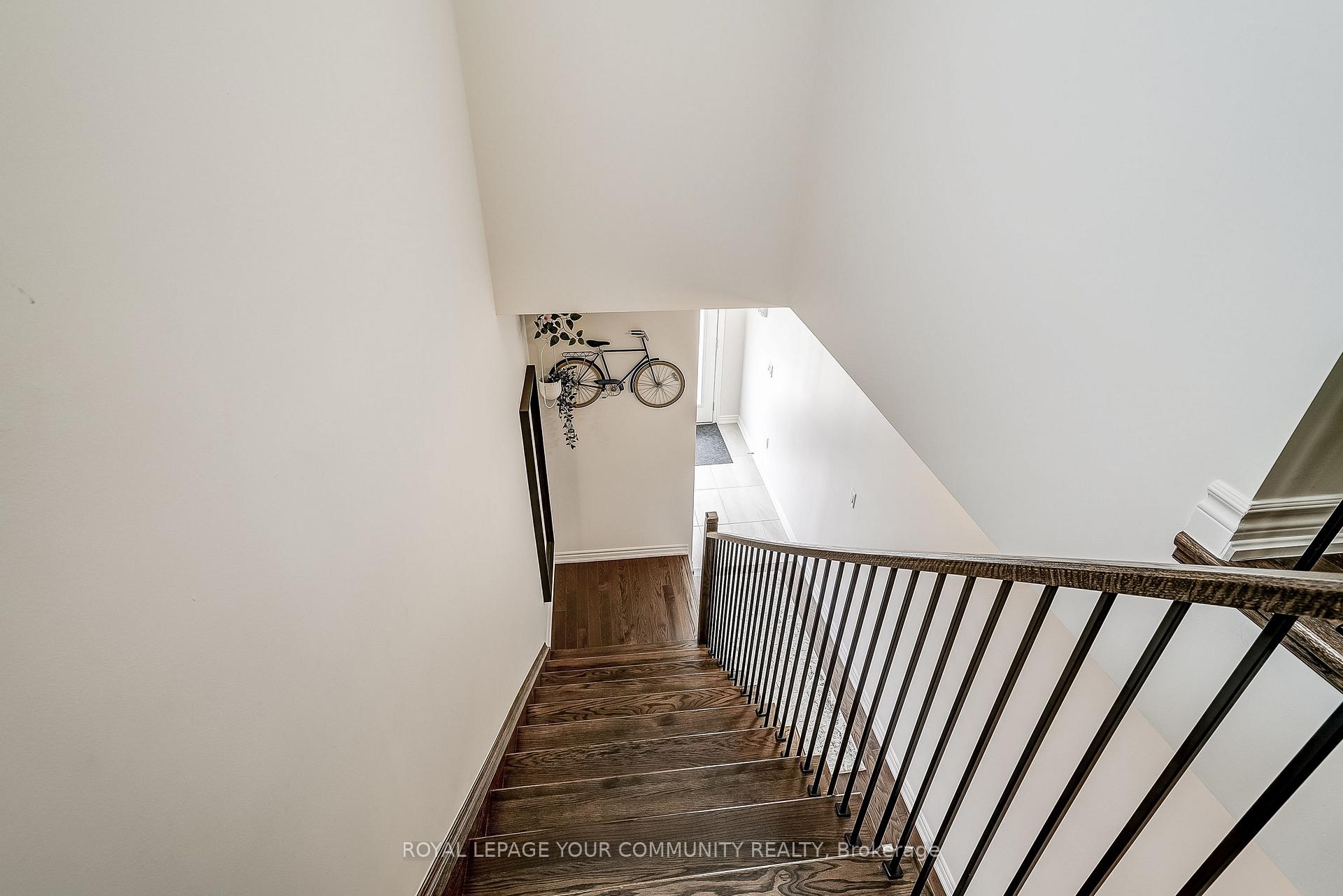 Photo 18 of 249 Madelaine Drive, Barrie, Rural Barrie Southeast — HOMEH