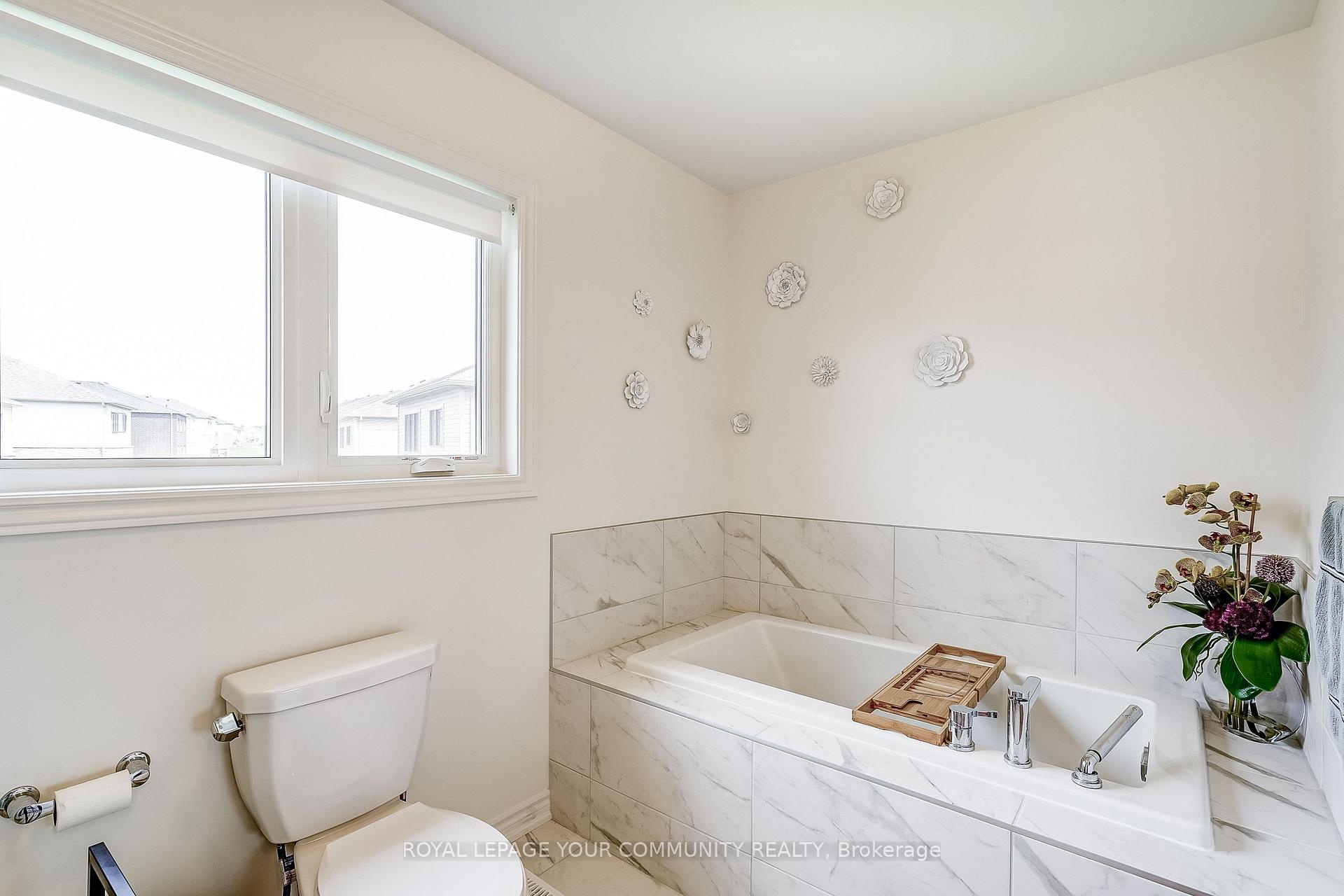 Photo 33 of 249 Madelaine Drive, Barrie, Rural Barrie Southeast — HOMEH
