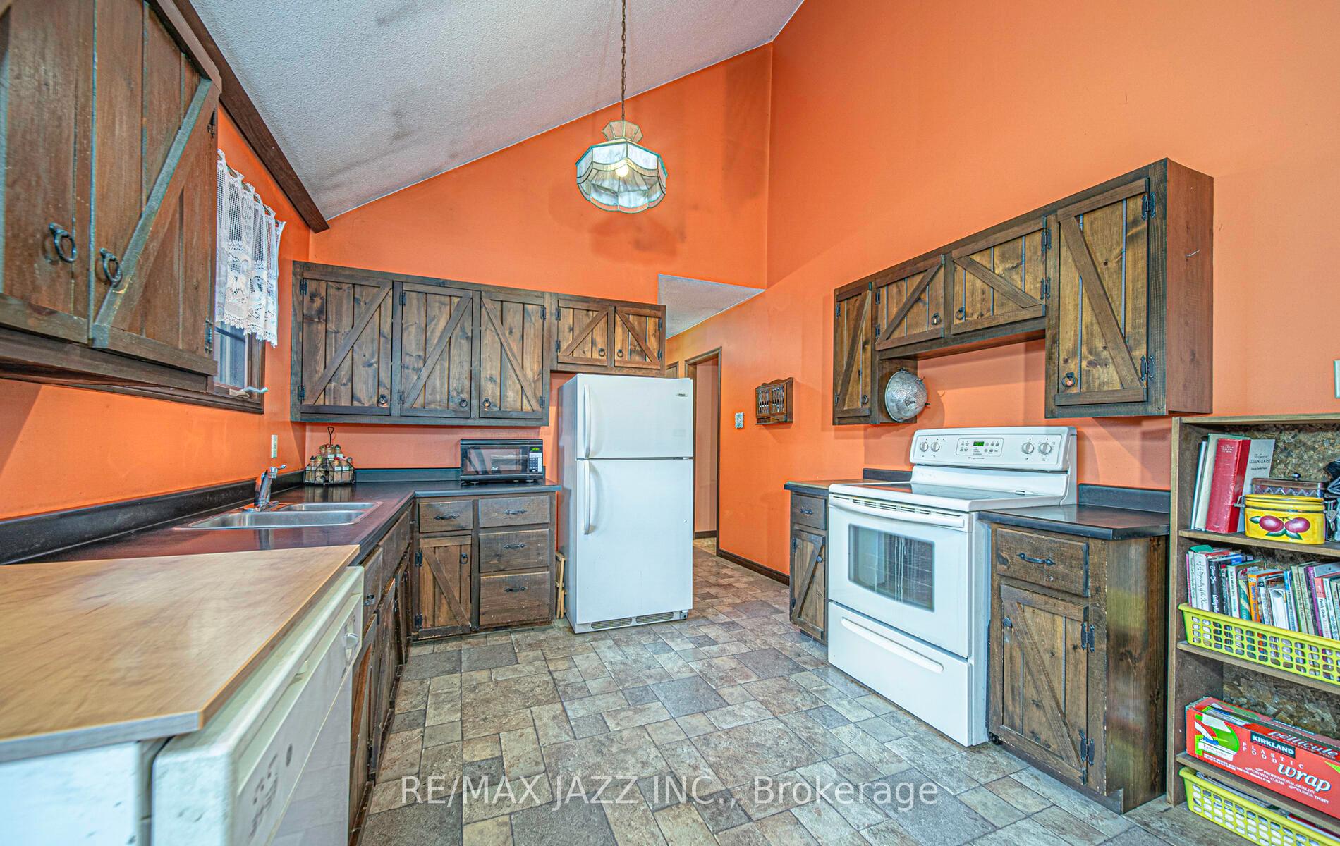 Photo 2 of 4474 Harwood Road, Hamilton Township, Baltimore — HOMEH