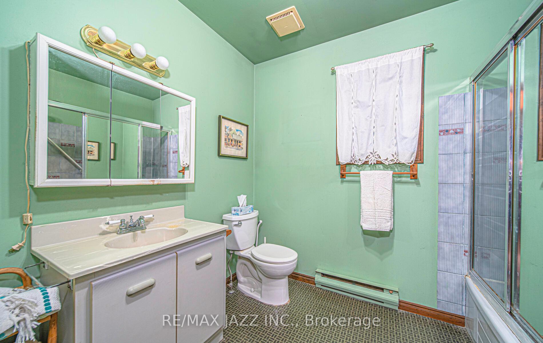 Photo 4 of 4474 Harwood Road, Hamilton Township, Baltimore — HOMEH