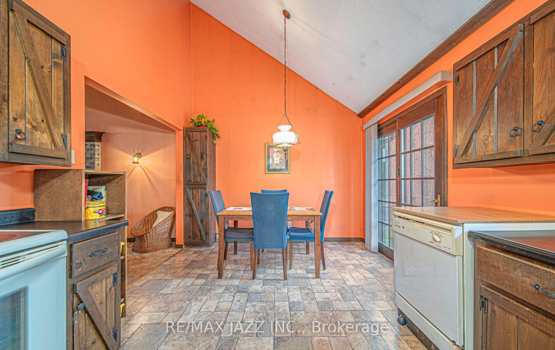 Photo 15 of 4474 Harwood Road, Hamilton Township, Baltimore — HOMEH
