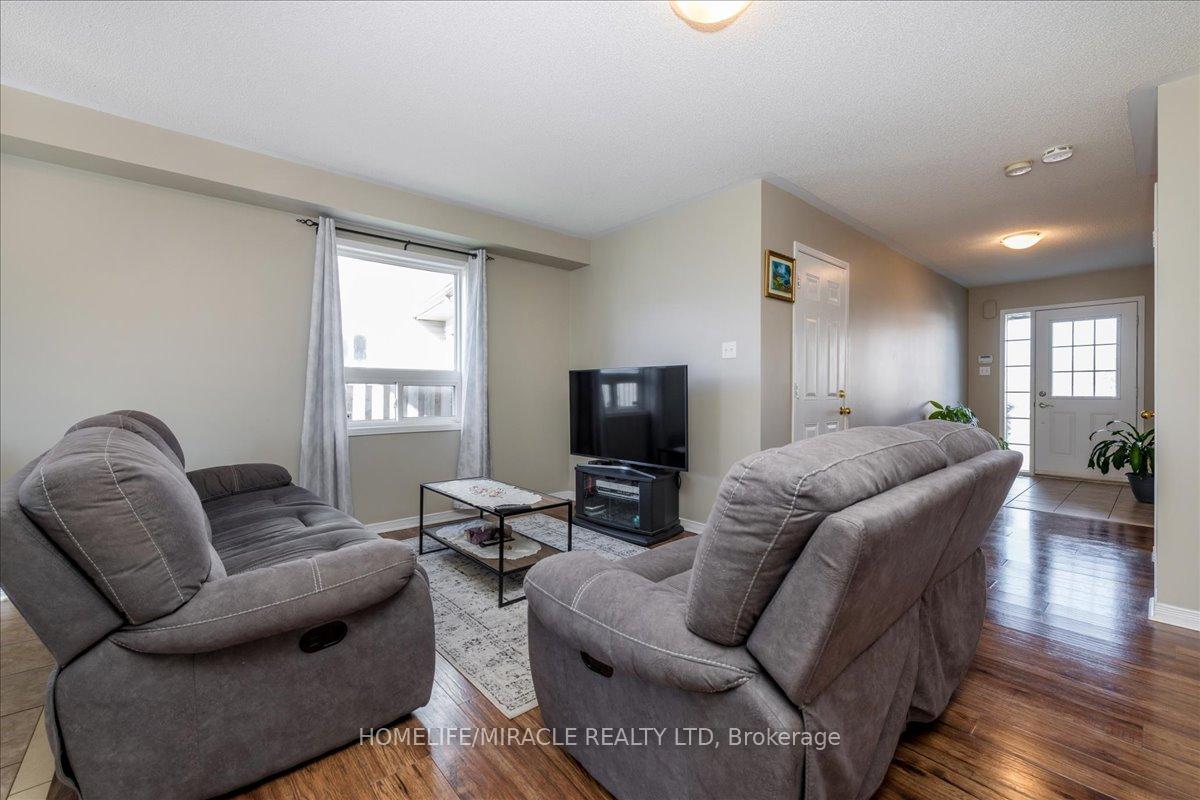Photo 2 of 68 Admiral Crescent, Essa, Angus — HOMEH