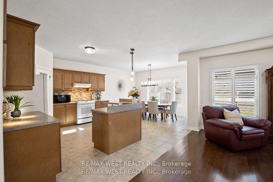 Photo 9 of 47 Burt Avenue, New Tecumseth, Alliston — HOMEH