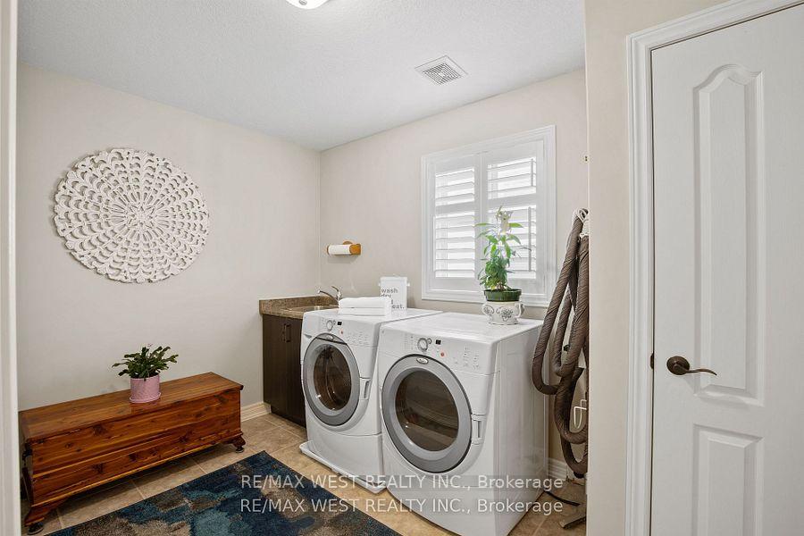 Photo 22 of 47 Burt Avenue, New Tecumseth, Alliston — HOMEH