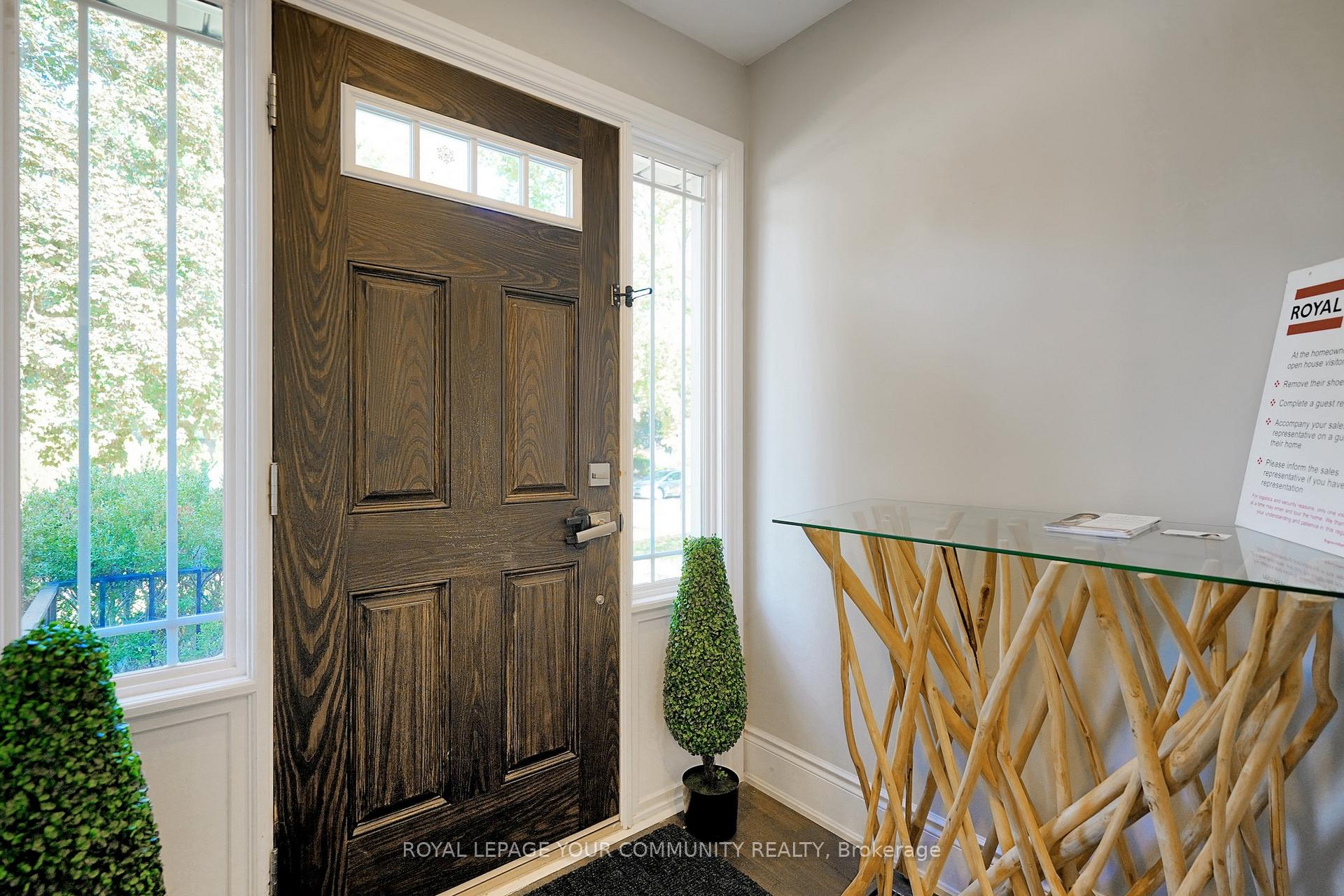 Photo 17 of 42 Devins Drive, Aurora, Aurora Heights — HOMEH