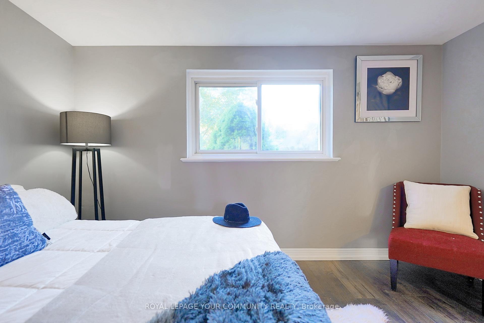 Photo 22 of 42 Devins Drive, Aurora, Aurora Heights — HOMEH