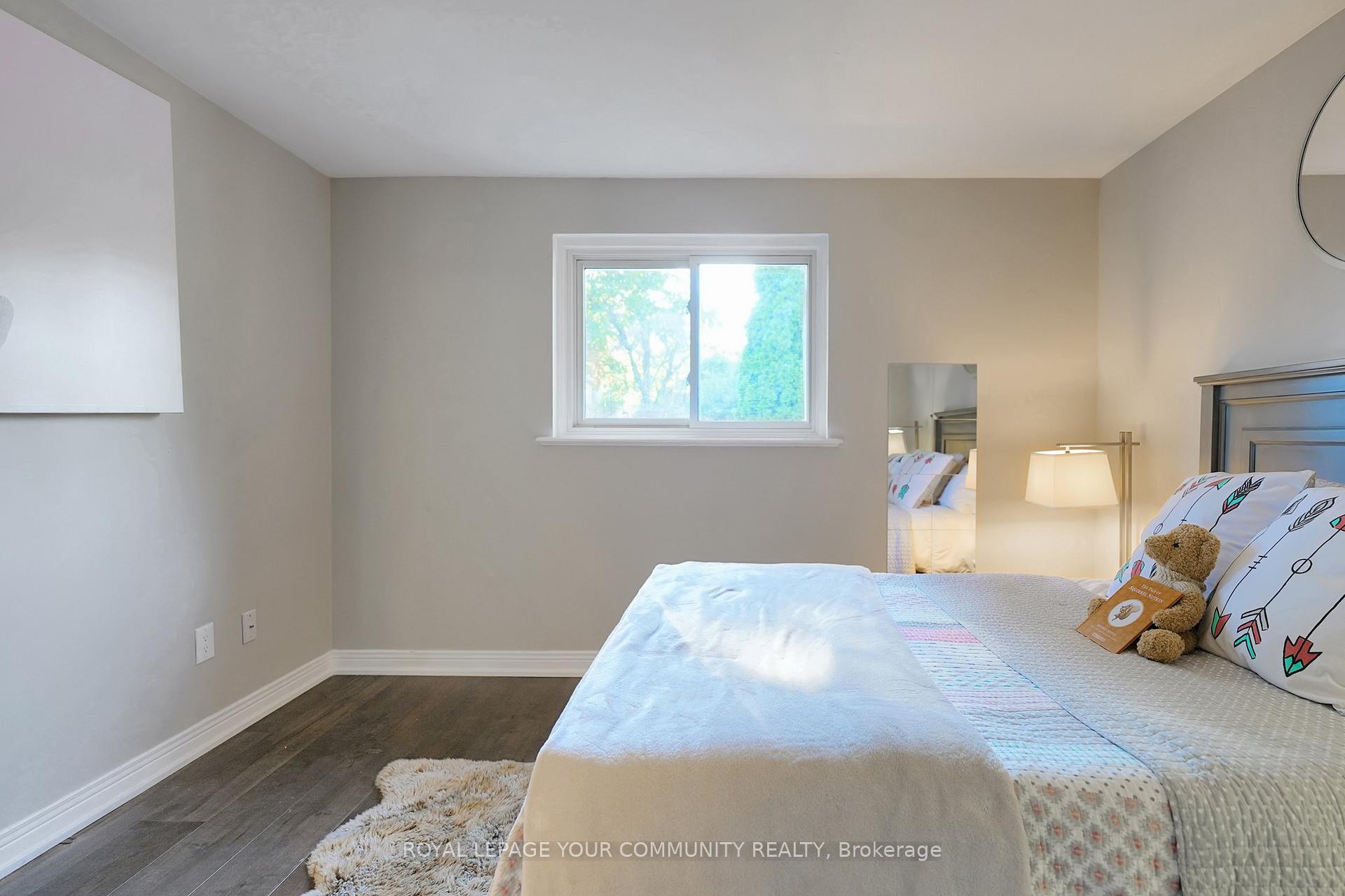 Photo 26 of 42 Devins Drive, Aurora, Aurora Heights — HOMEH