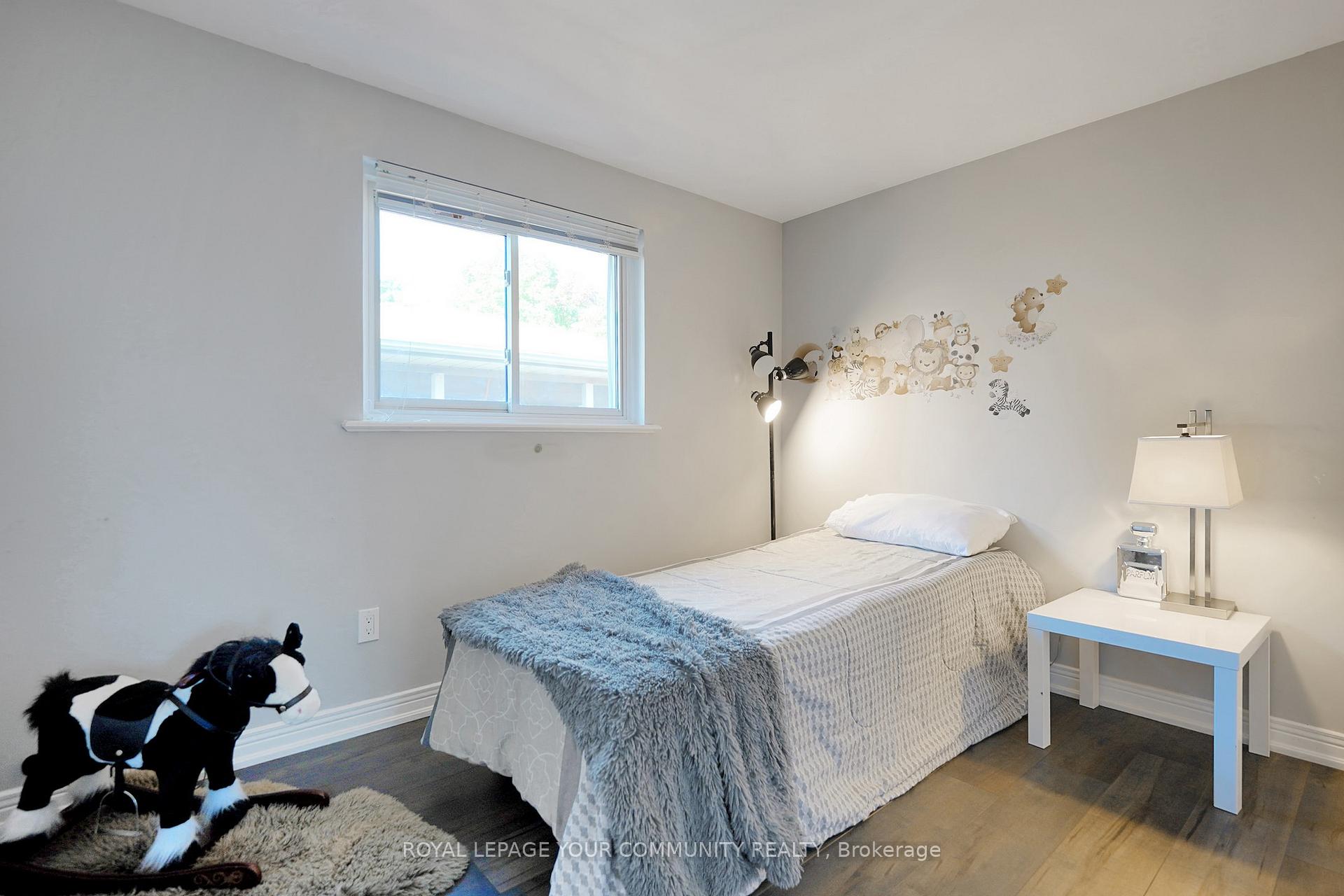 Photo 33 of 42 Devins Drive, Aurora, Aurora Heights — HOMEH