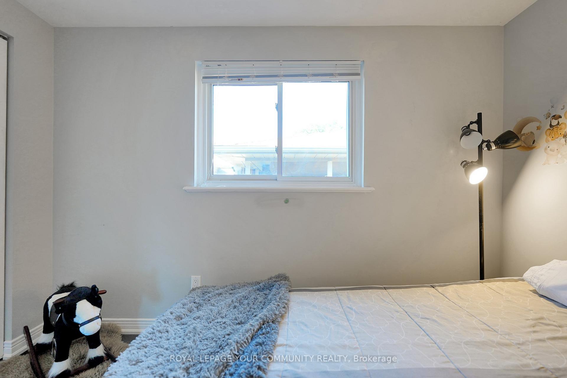 Photo 38 of 42 Devins Drive, Aurora, Aurora Heights — HOMEH