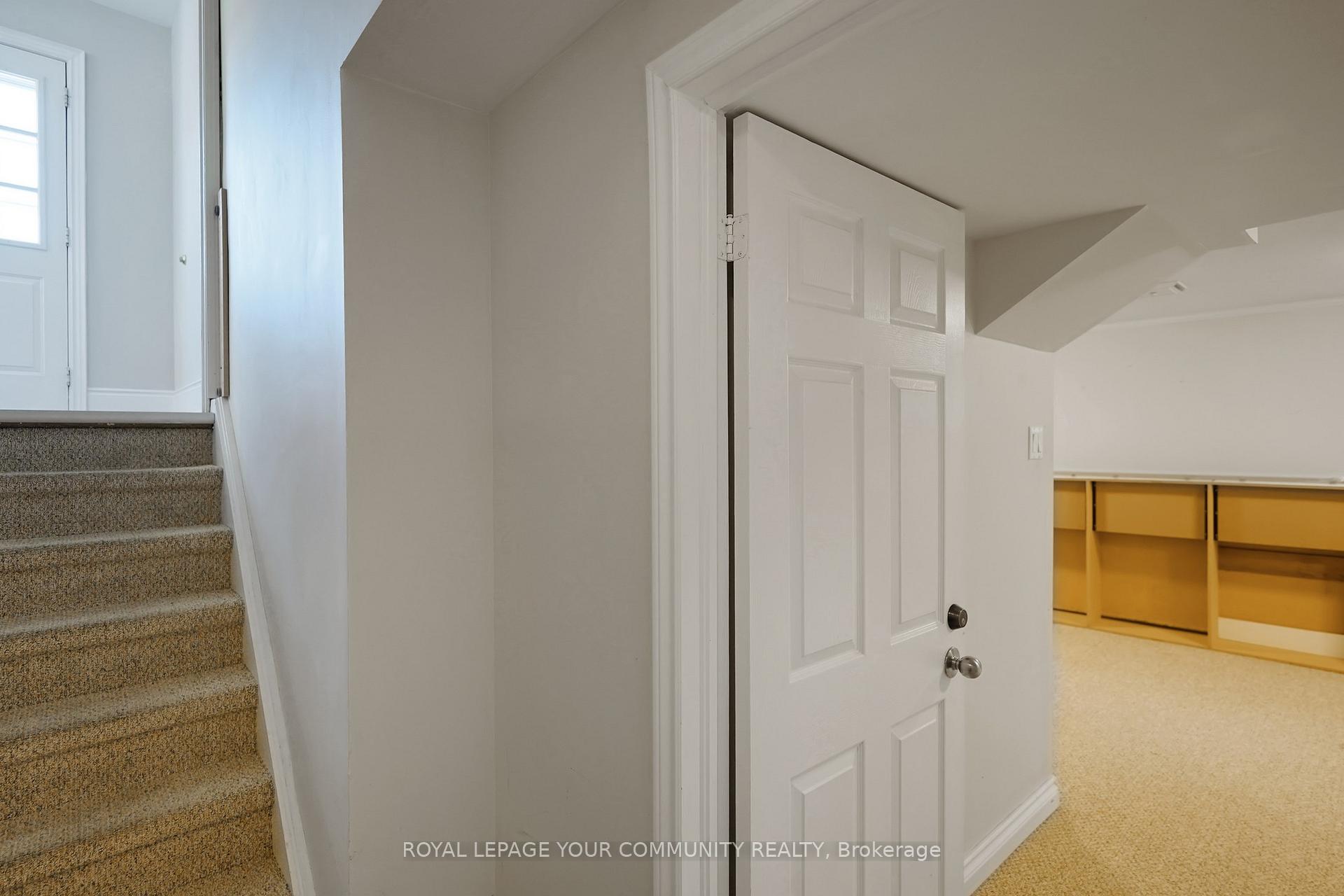 Photo 31 of 42 Devins Drive, Aurora, Aurora Heights — HOMEH