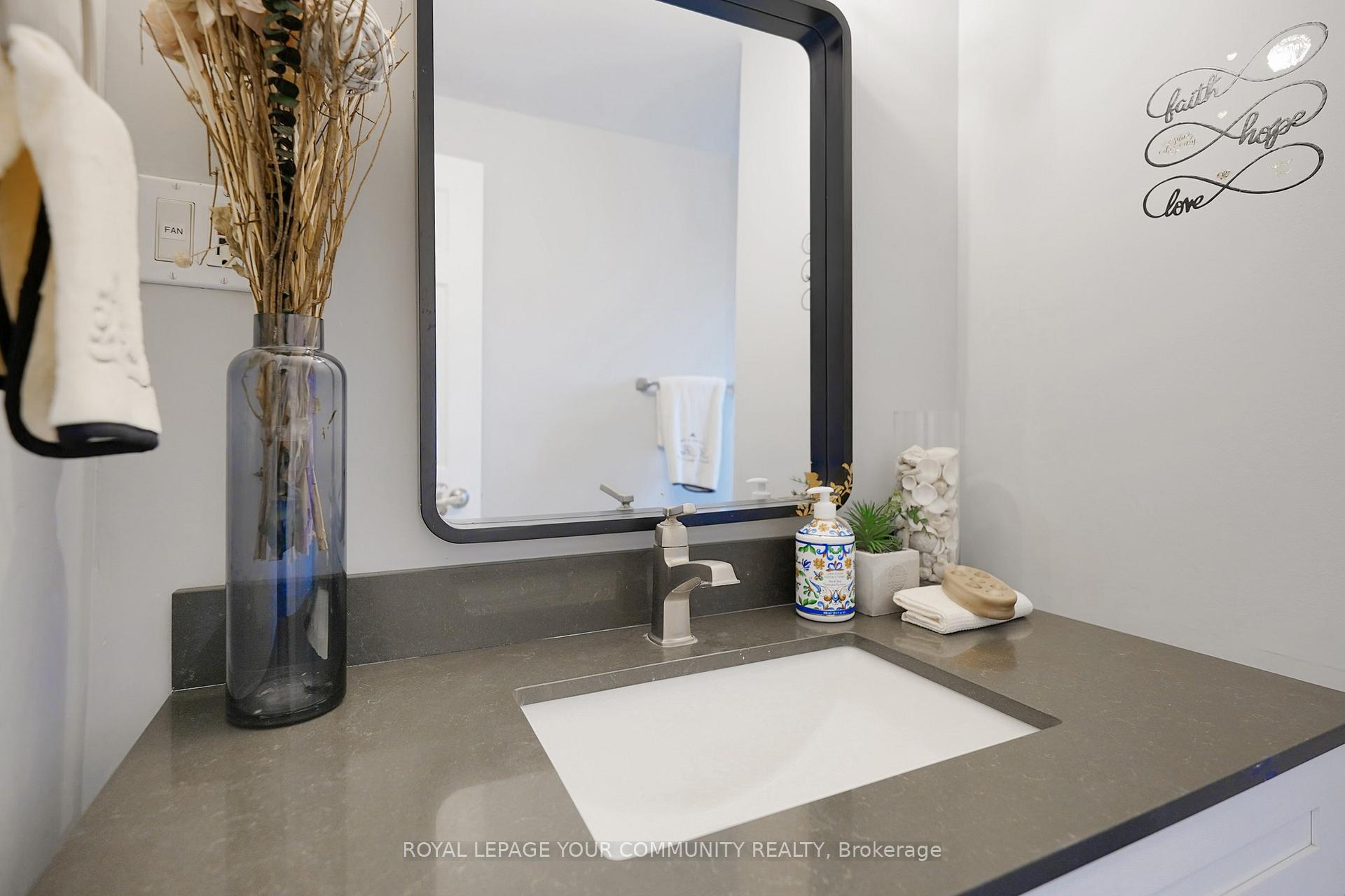 Photo 34 of 42 Devins Drive, Aurora, Aurora Heights — HOMEH