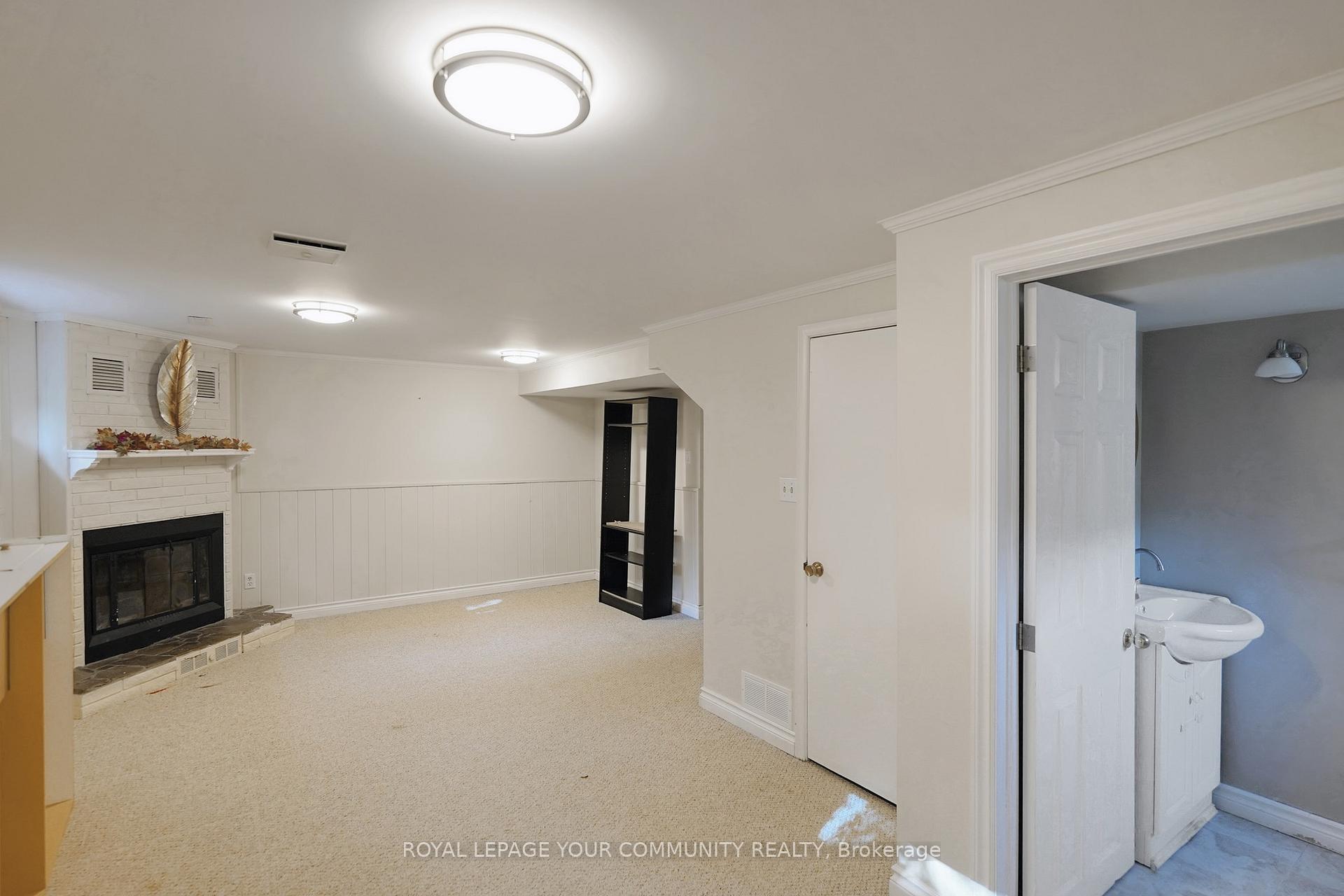 Photo 29 of 42 Devins Drive, Aurora, Aurora Heights — HOMEH