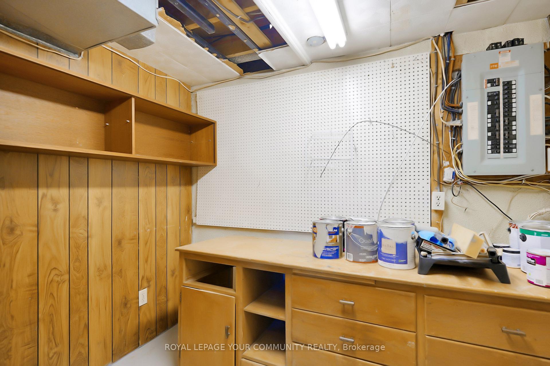 Photo 35 of 42 Devins Drive, Aurora, Aurora Heights — HOMEH