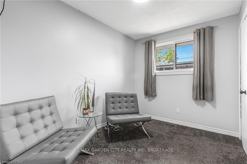 Photo 39 of 50 Bunting Road, St. Catharines, Secord Woods — HOMEH