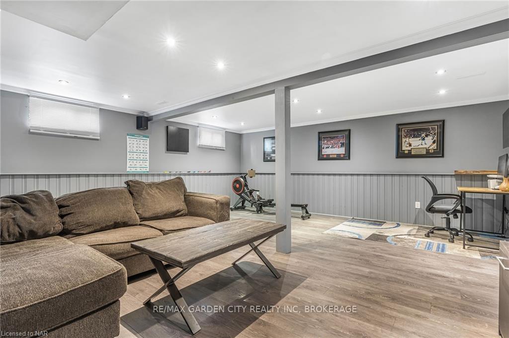 Photo 19 of 50 Bunting Road, St. Catharines, Secord Woods — HOMEH