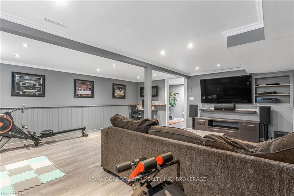 Photo 22 of 50 Bunting Road, St. Catharines, Secord Woods — HOMEH