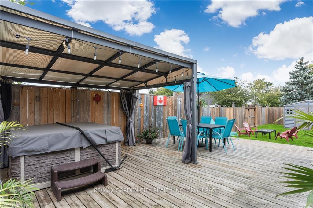 Photo 28 of 50 Bunting Road, St. Catharines, Secord Woods — HOMEH