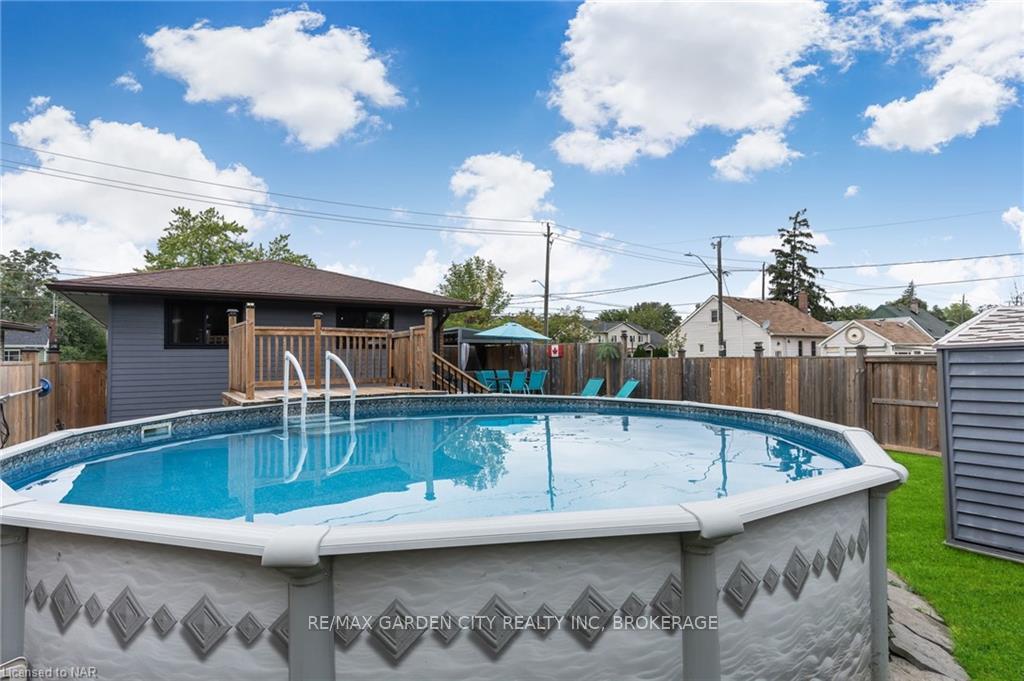 Photo 32 of 50 Bunting Road, St. Catharines, Secord Woods — HOMEH