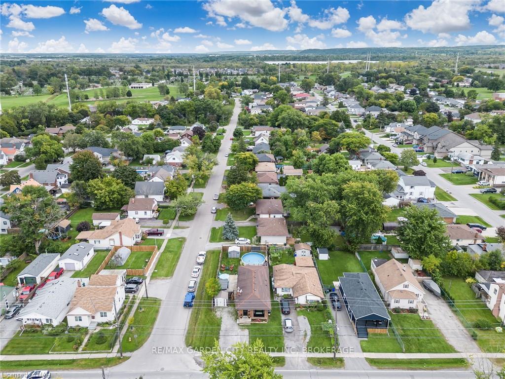 Photo 27 of 50 Bunting Road, St. Catharines, Secord Woods — HOMEH