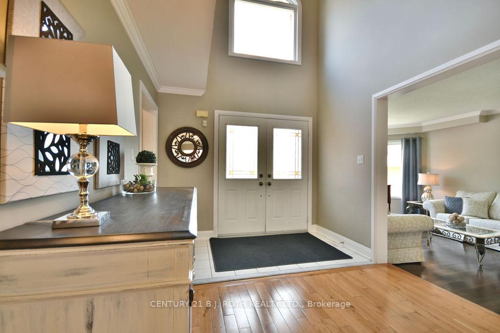 Photo 7 of 79 Maclaren Avenue, Barrie, Innis-Shore — HOMEH