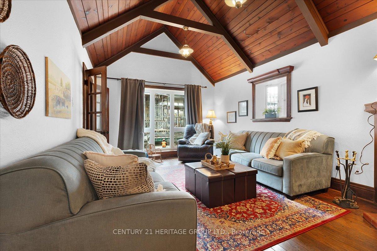 Photo 3 of 114 Traymore Avenue, Hamilton, Cootes Paradise — HOMEH
