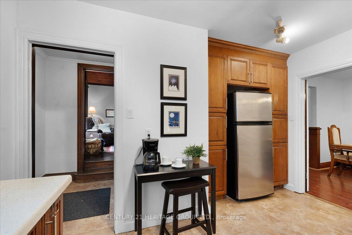 Photo 10 of 114 Traymore Avenue, Hamilton, Cootes Paradise — HOMEH