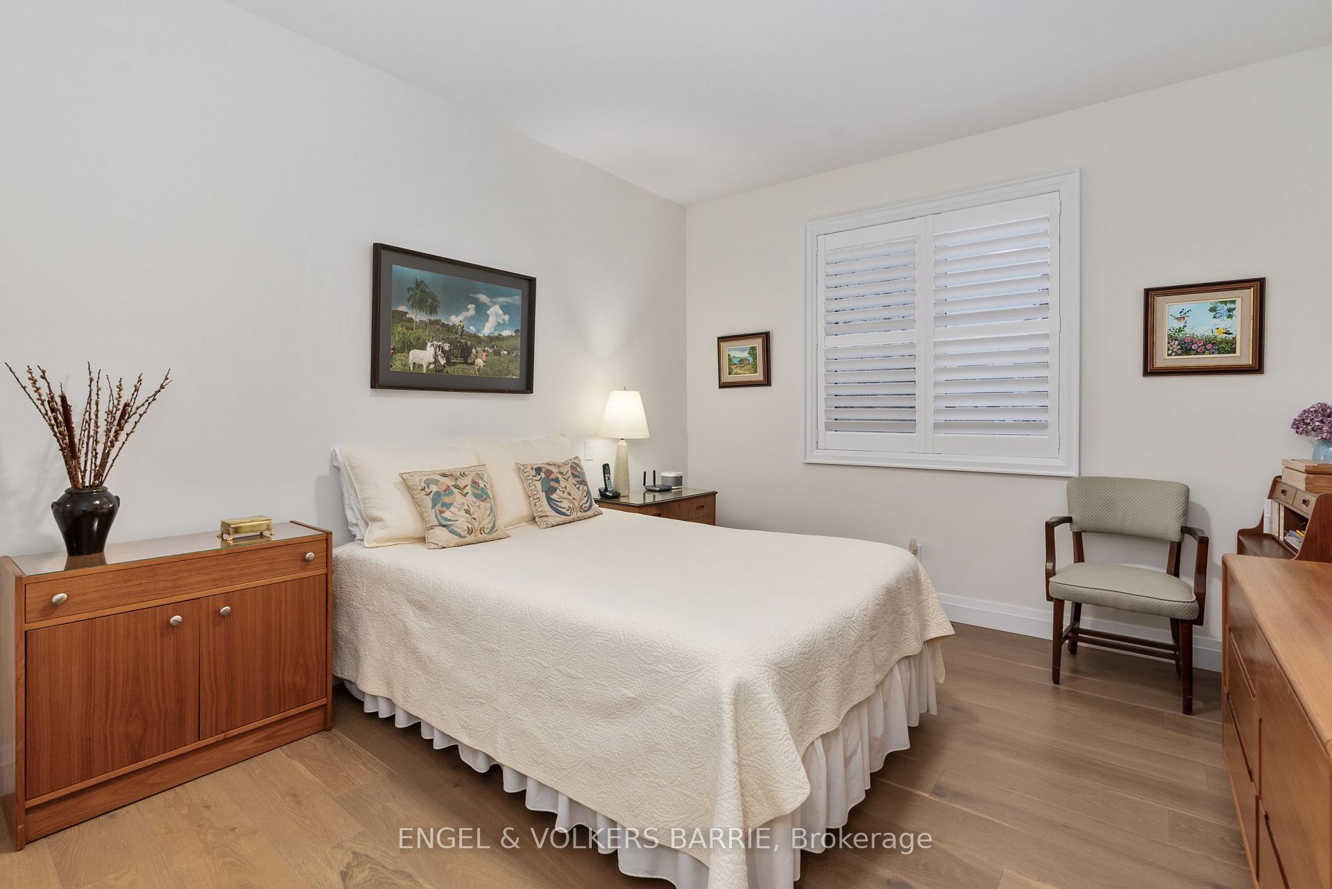 Photo 5 of 203 Montgomery Drive, Barrie, Painswick North — HOMEH