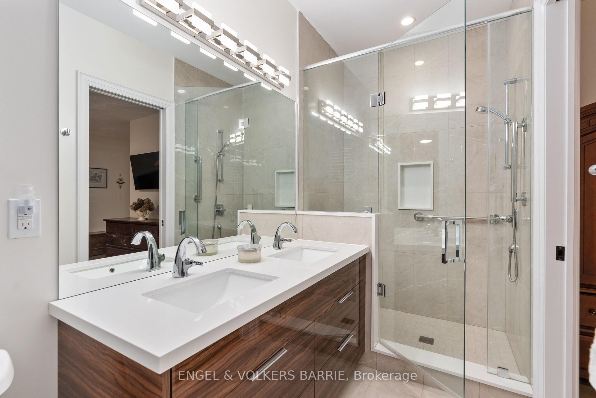 Photo 11 of 203 Montgomery Drive, Barrie, Painswick North — HOMEH