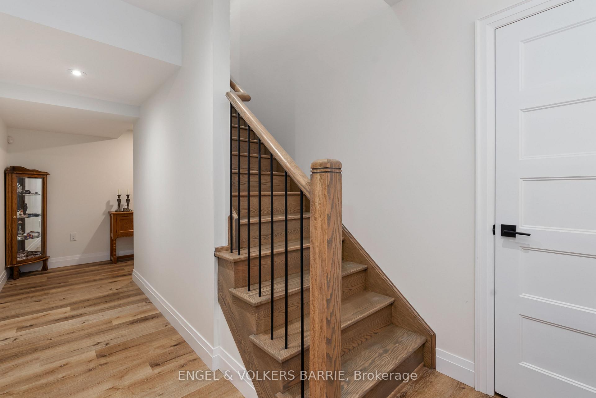 Photo 21 of 203 Montgomery Drive, Barrie, Painswick North — HOMEH