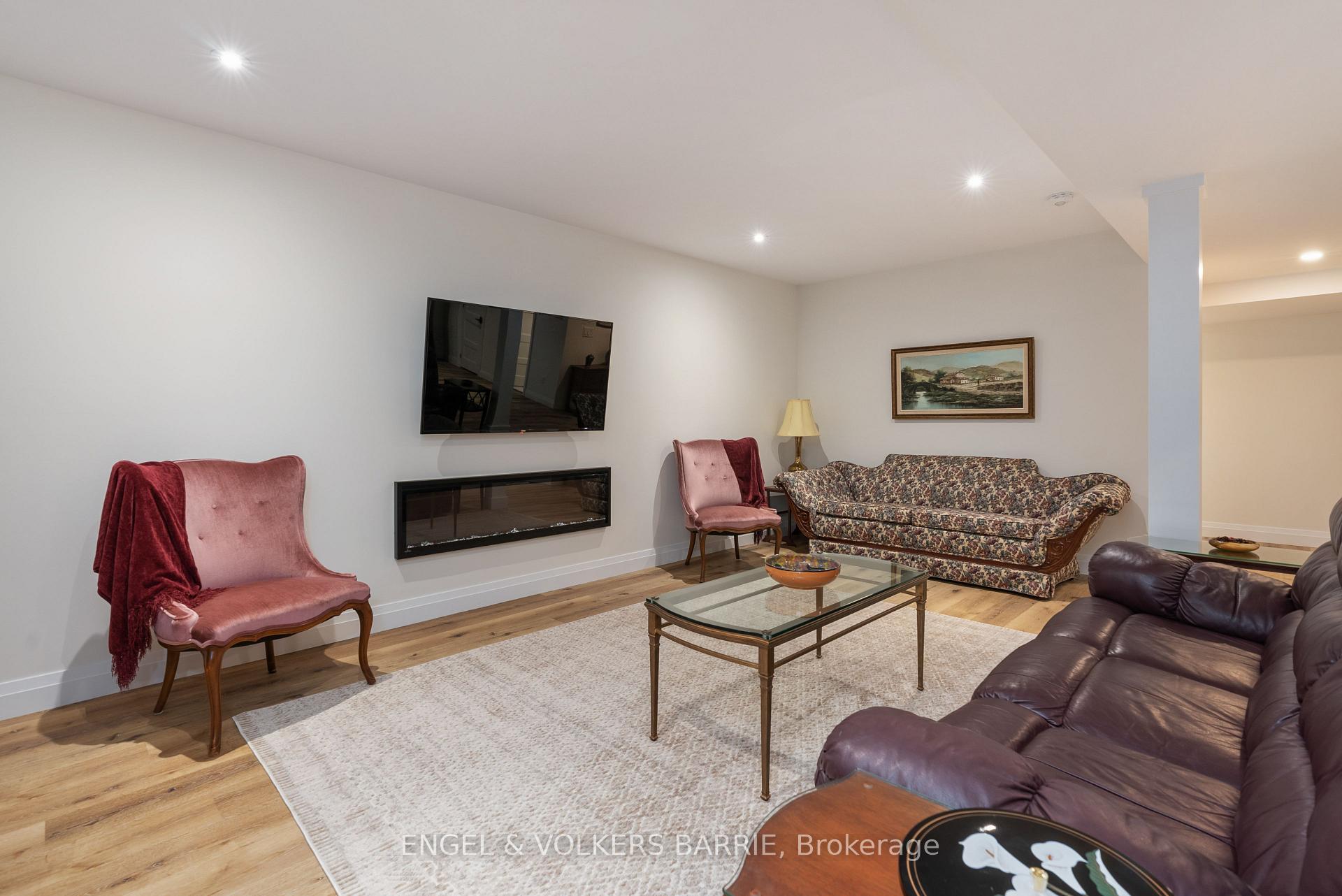 Photo 32 of 203 Montgomery Drive, Barrie, Painswick North — HOMEH