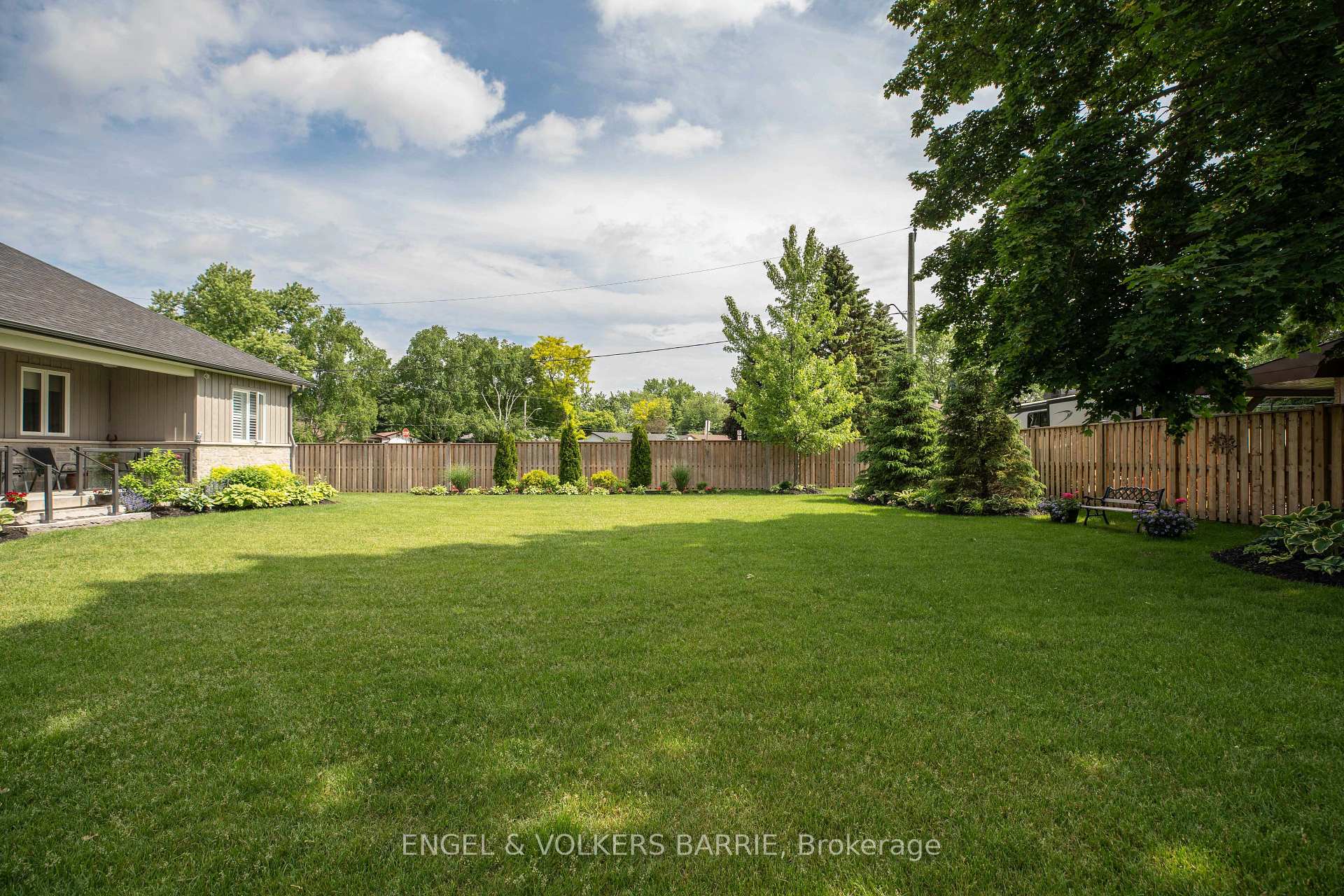 Photo 28 of 203 Montgomery Drive, Barrie, Painswick North — HOMEH
