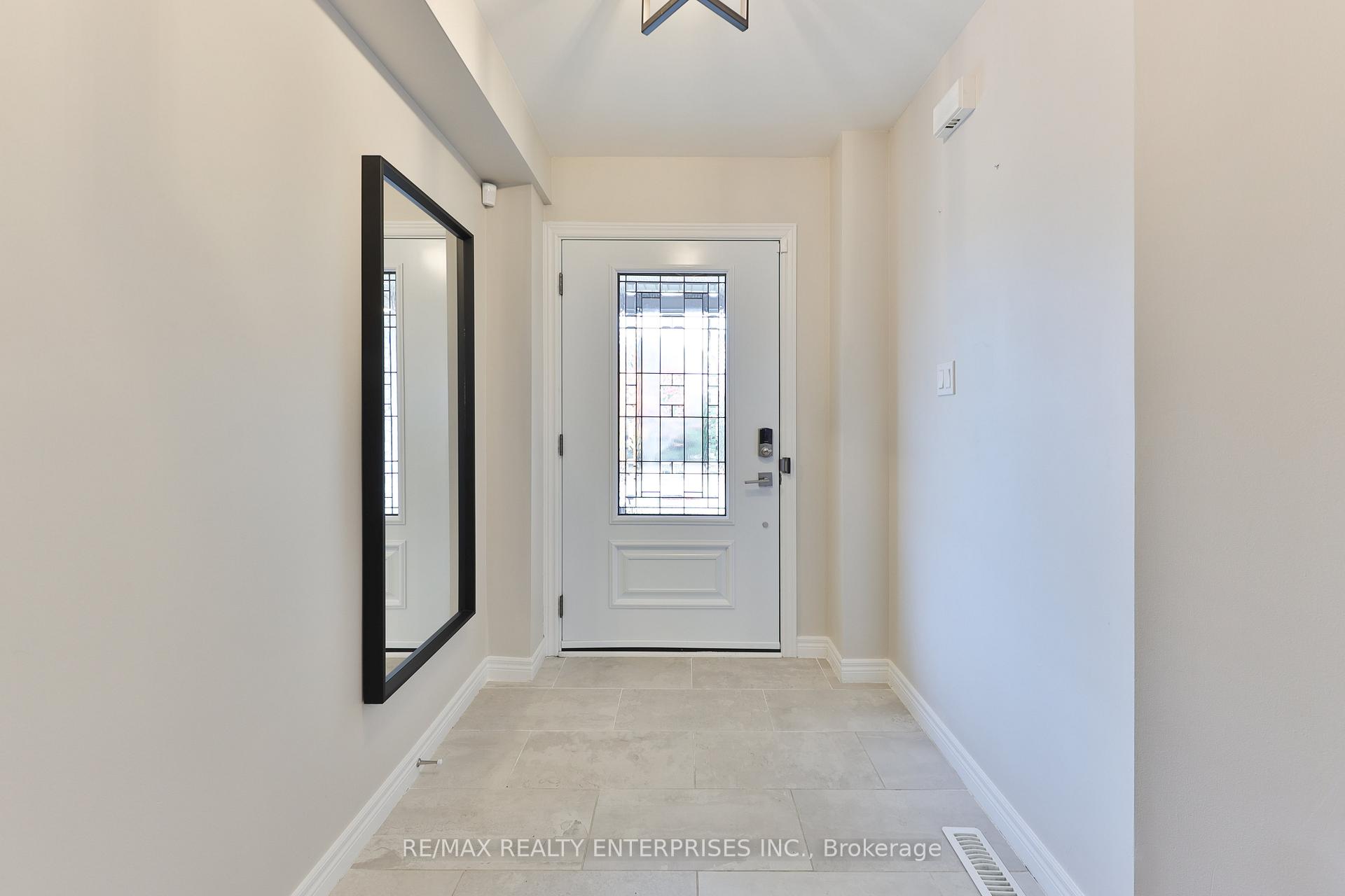 Photo 4 of 12 Grapevine Road, Caledon, Bolton West — HOMEH