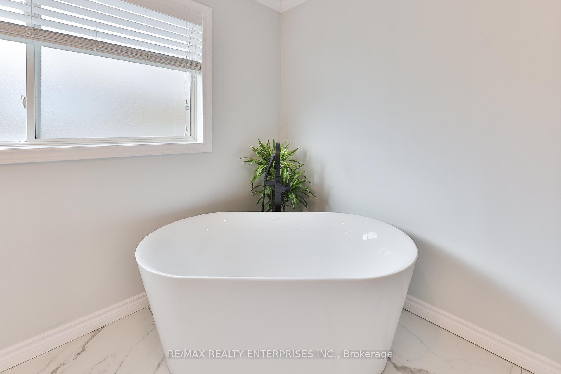Photo 20 of 12 Grapevine Road, Caledon, Bolton West — HOMEH