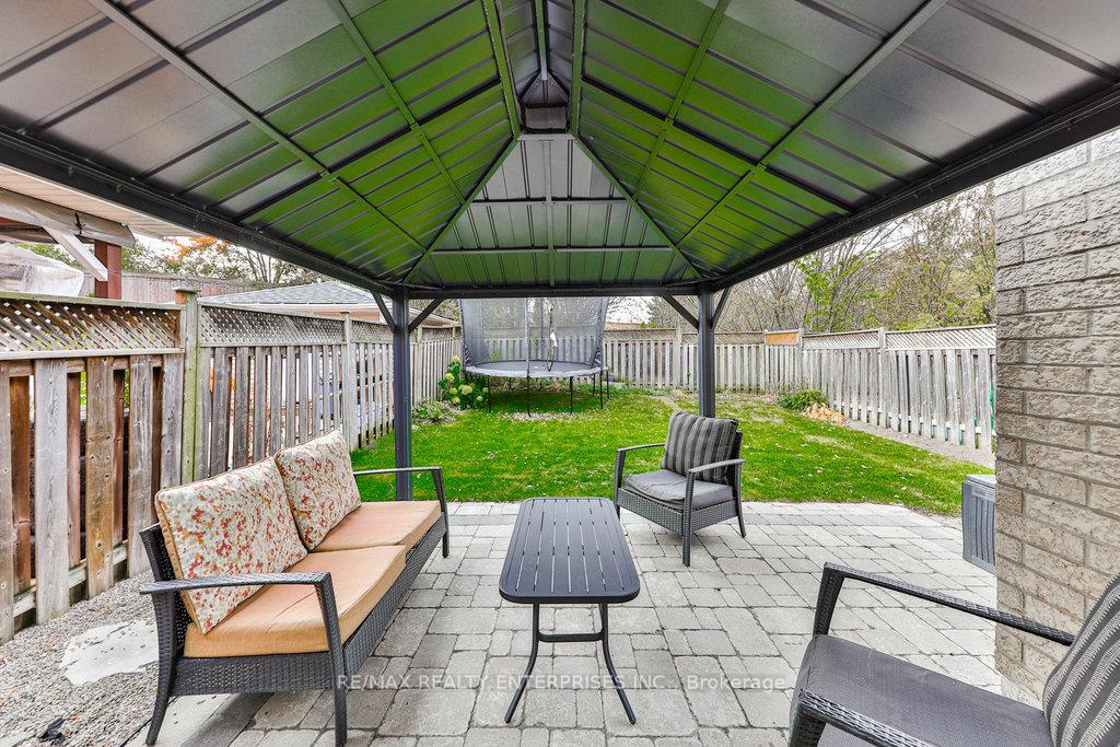 Photo 13 of 12 Grapevine Road, Caledon, Bolton West — HOMEH