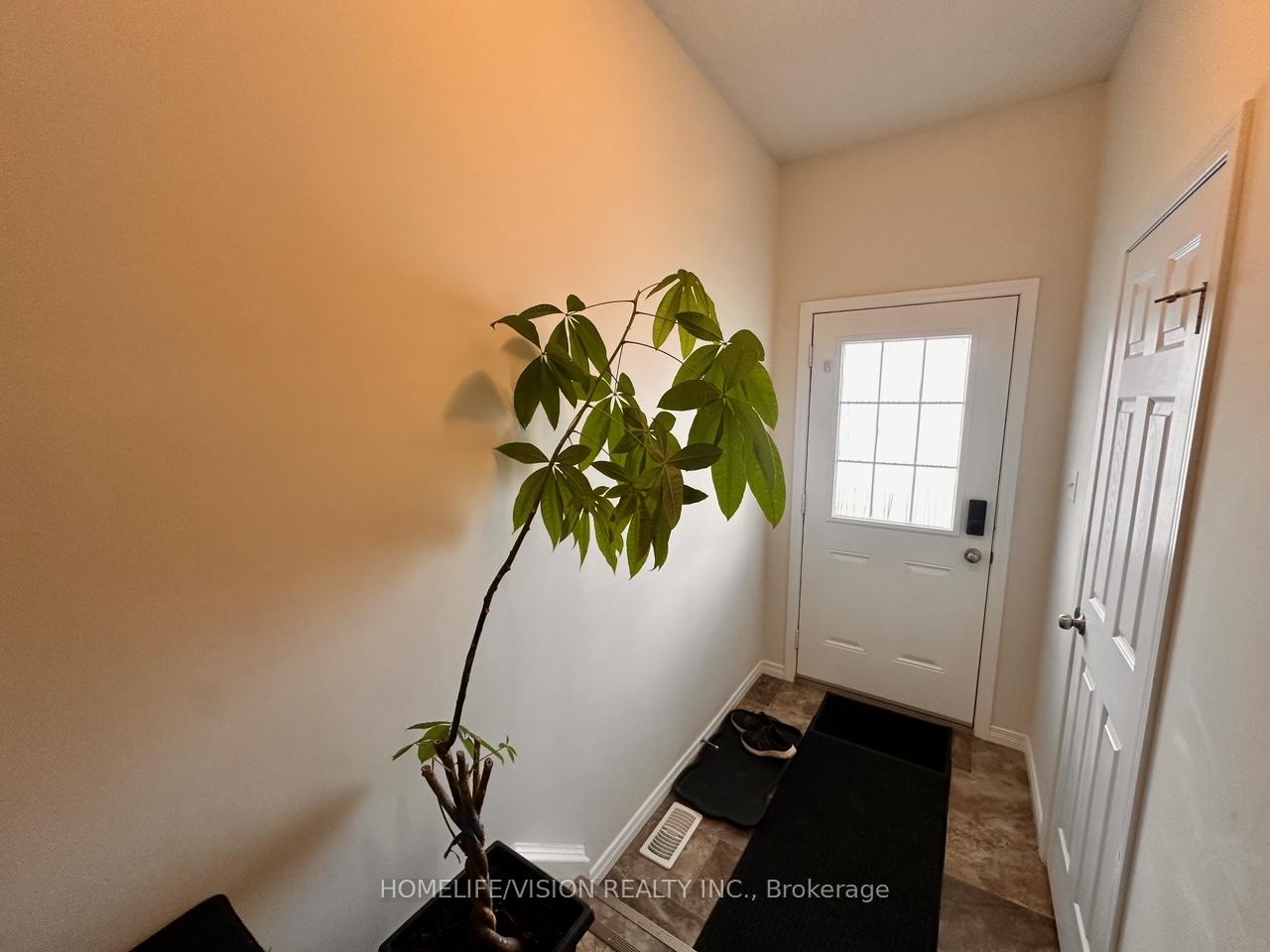 Photo 4 of 515 Rivertrail Avenue, Kitchener — HOMEH