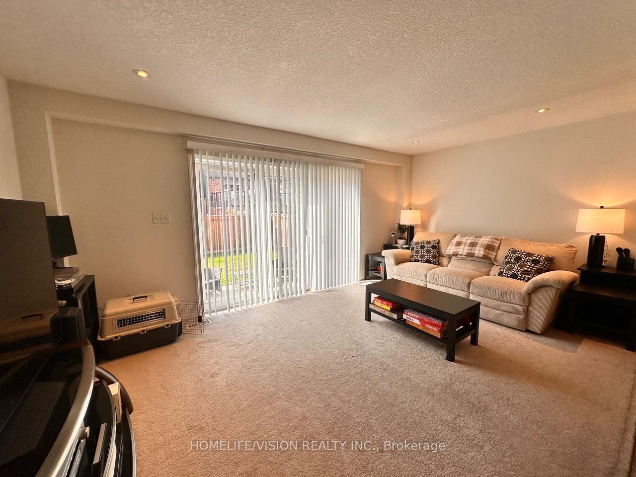 Photo 6 of 515 Rivertrail Avenue, Kitchener — HOMEH