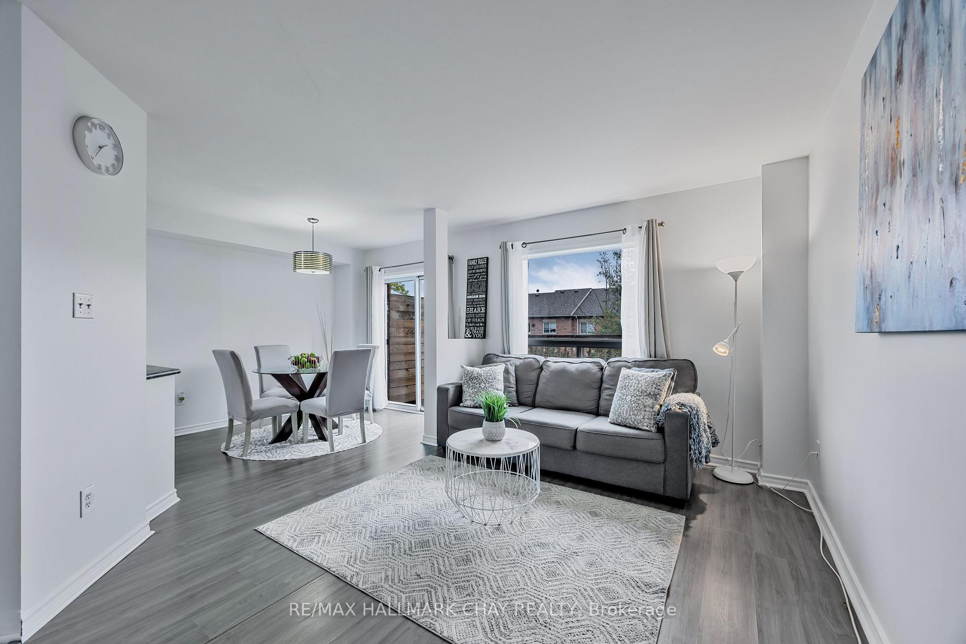 Photo 5 of 17 Gadwall Avenue, Barrie, Painswick South — HOMEH