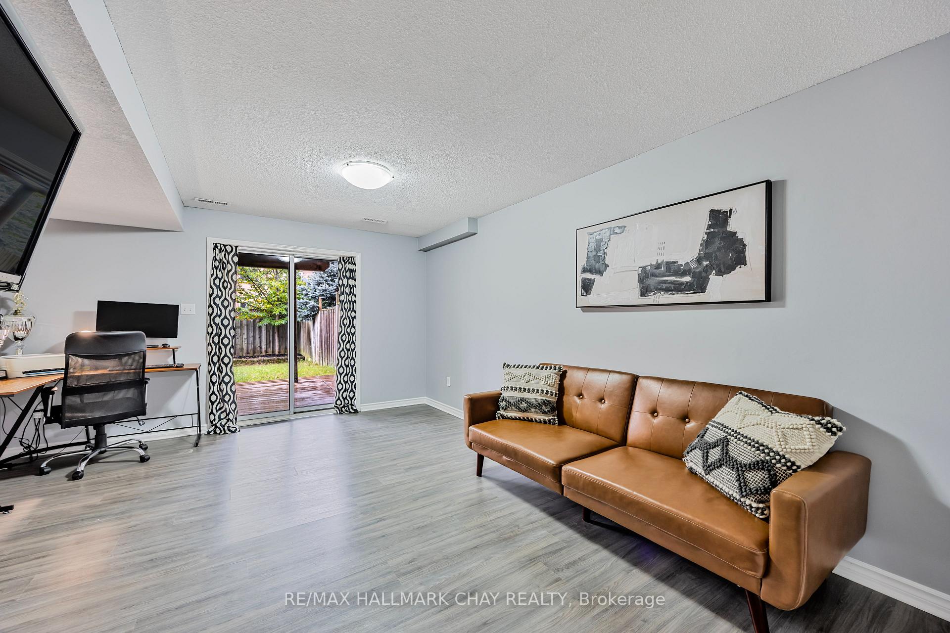 Photo 14 of 17 Gadwall Avenue, Barrie, Painswick South — HOMEH
