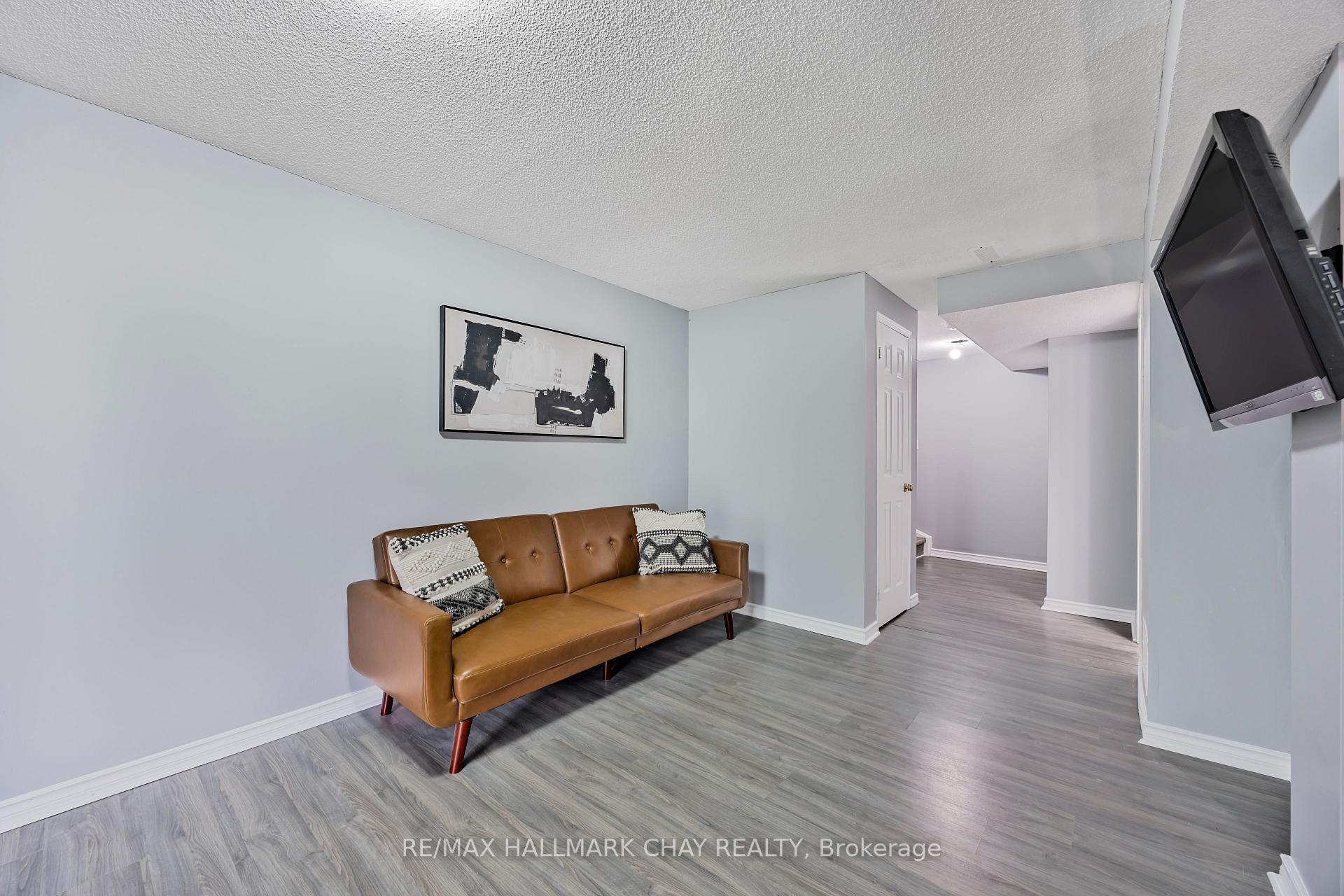 Photo 15 of 17 Gadwall Avenue, Barrie, Painswick South — HOMEH