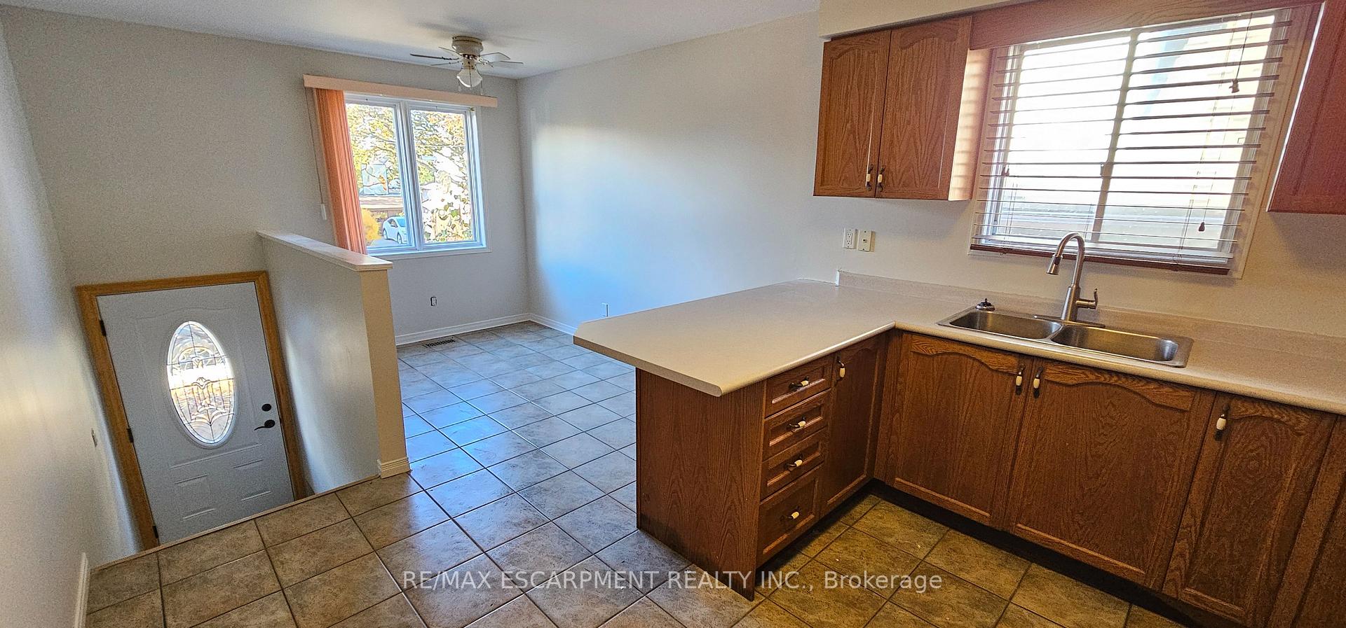 Photo 4 of 61 East 26th Street, Hamilton, Eastmount — HOMEH