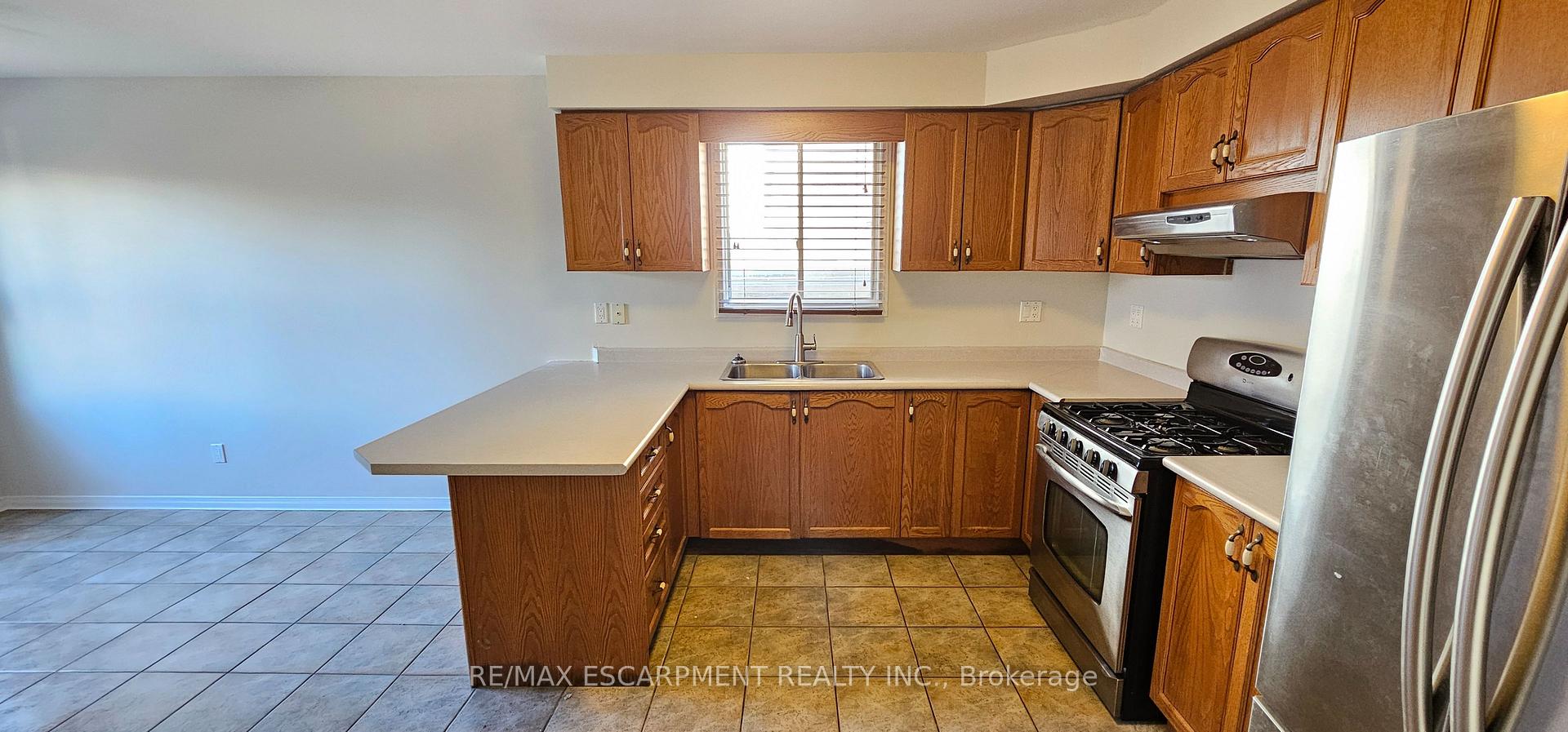 Photo 6 of 61 East 26th Street, Hamilton, Eastmount — HOMEH