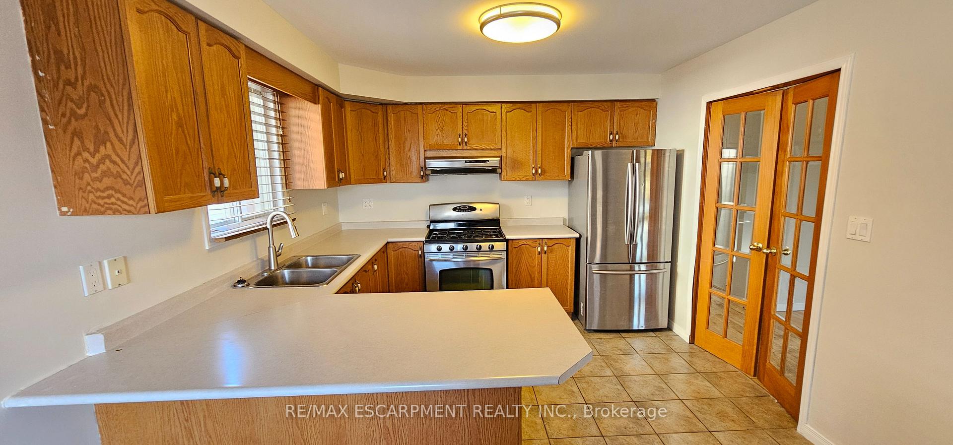 Photo 9 of 61 East 26th Street, Hamilton, Eastmount — HOMEH