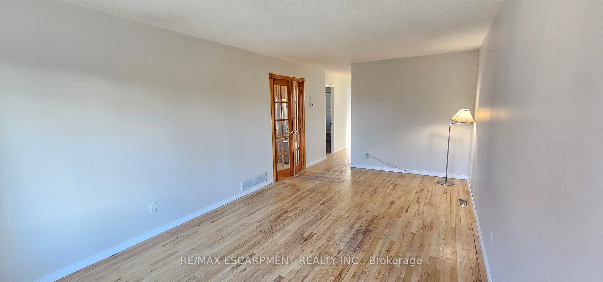 Photo 11 of 61 East 26th Street, Hamilton, Eastmount — HOMEH
