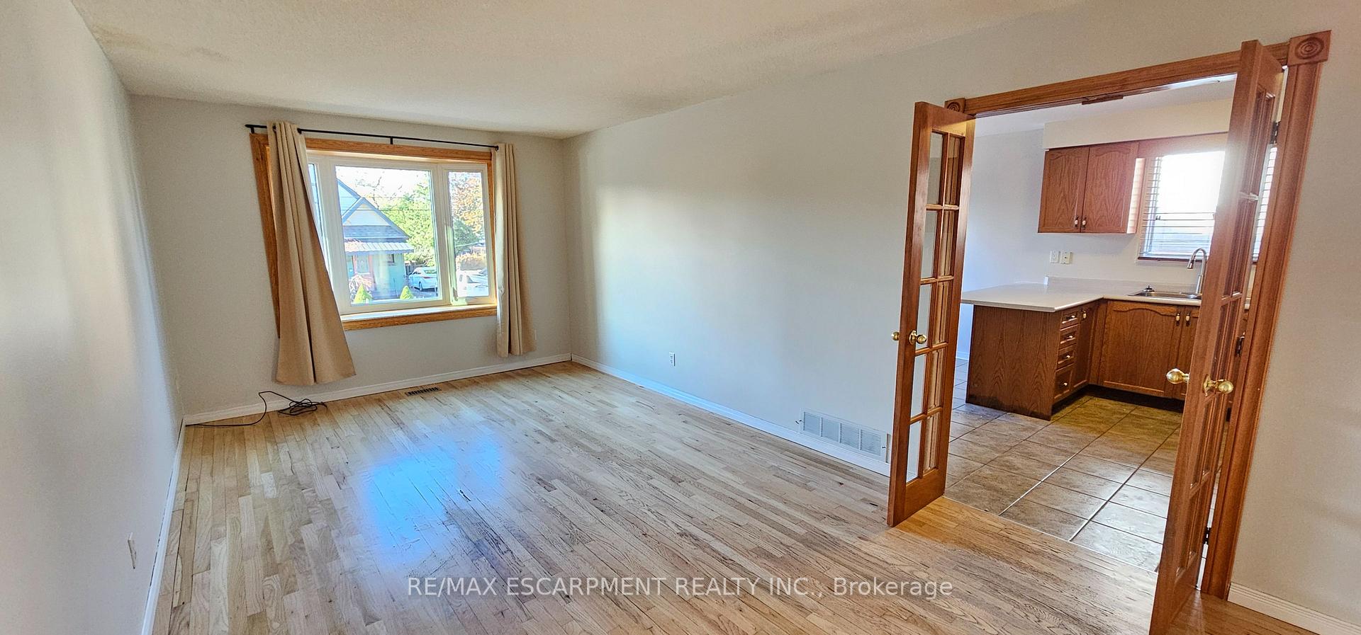 Photo 10 of 61 East 26th Street, Hamilton, Eastmount — HOMEH